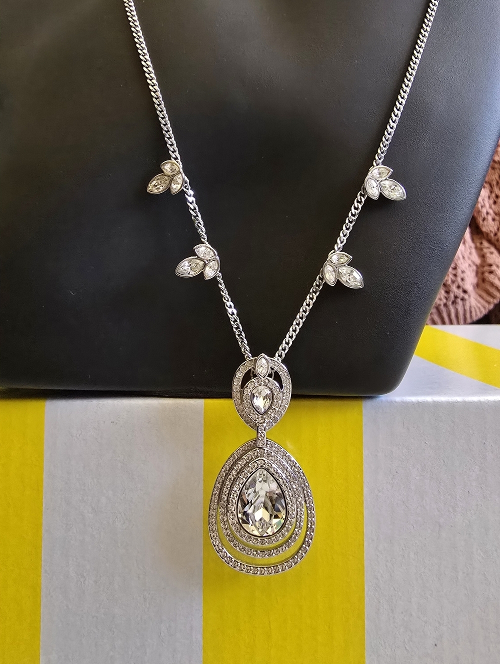 Swarovski Silver Tone Teardrop Crystal Pendant Necklace #0926
